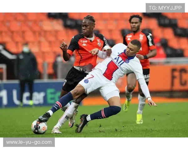 罗马后防持续稳固，防线表现成球队定海神针