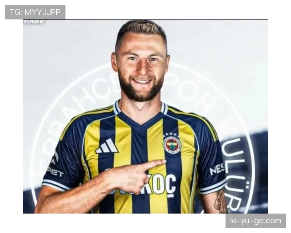 什克里尼亚尔在巴黎的精彩表现助力球队取得重要胜利，状态持续提升引关注