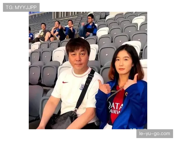 张玉宁这生活也太“网红”了，豪车自己开早餐却只喝速溶茶？