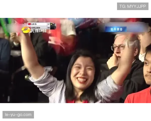 阿萨尔森训练完直接啃冰块降温，这自律狠人连喝水都要算卡路里？