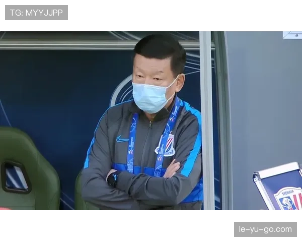 上海申花中场缺少关键连接点，组织推进效率受限